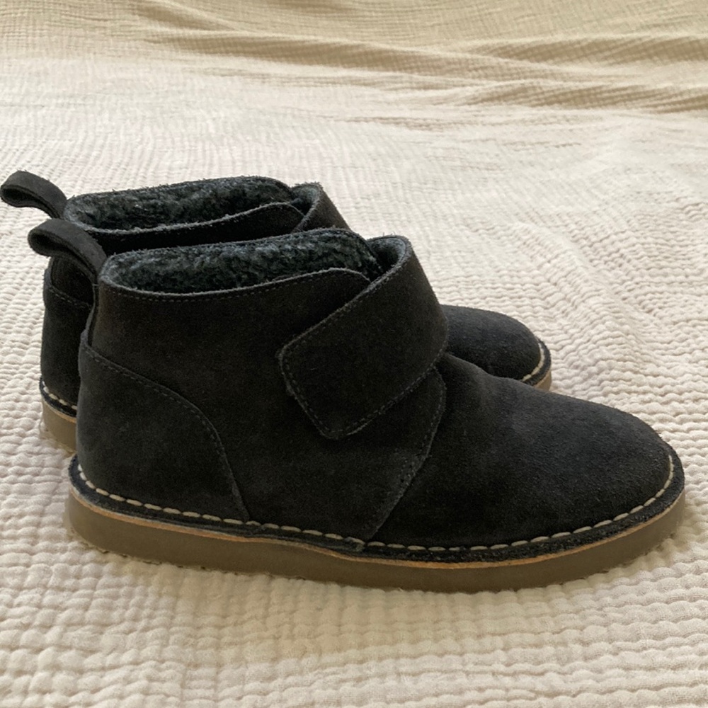 Zara real suede dark grey Sherpa lined boots. Unisex Childrens shoe US 12/EUR 30